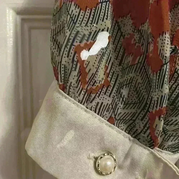 Gimmicks by BKE Blouse - Picture 4 of 5